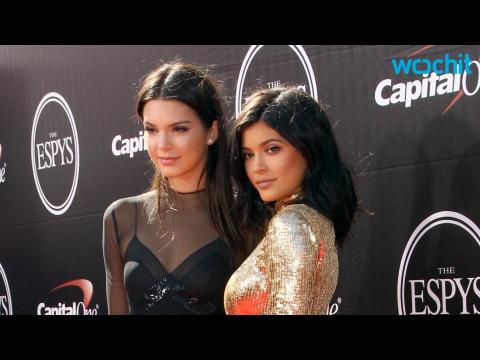 VIDEO : Kendall Jenner Sports See-Through Dress While Kylie Jenner Heats Up the Red Carpet in Gold a