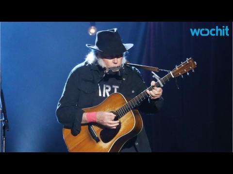 VIDEO : Neil Young Says Done With Streaming Due to 'Worst' Sound Quality