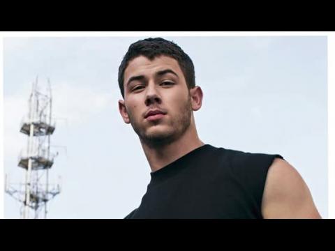 VIDEO : Nick Jonas Embraces His Gay Fan Base