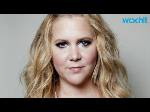 VIDEO : Amy Schumer Sent a Dirty Text to Katie Couric's Husband!