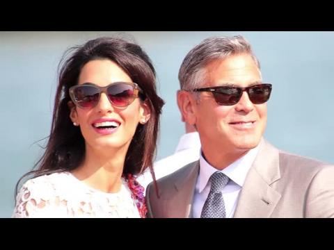 VIDEO : George et Amal Clooney essaieraient d'avoir un bb