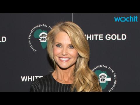 VIDEO : Christie Brinkley Still Looks Flawless in a Bathing Suit