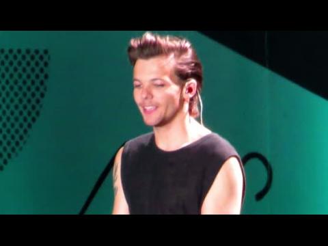 VIDEO : Louis Tomlinson Breaks Silence After Baby Announcement, Seattle Performance