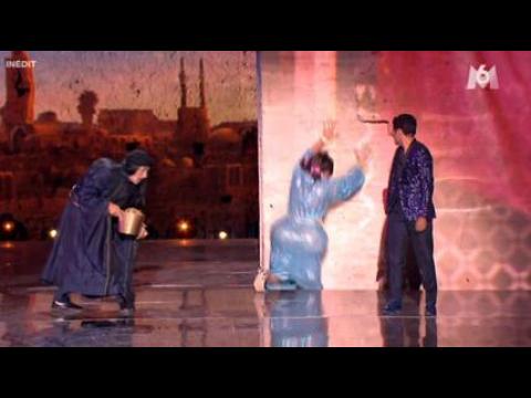 VIDEO : L'norme chute de Michal Youn - ZAPPING PEOPLE DU 25/06/2015