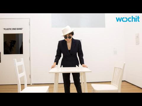 VIDEO : Yoko Ono Releases Chess App With Dogs as Pieces