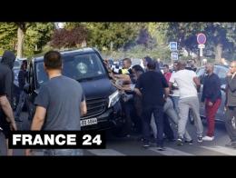 FRANCE - Cabbies barricade Paris roads in Uber protest