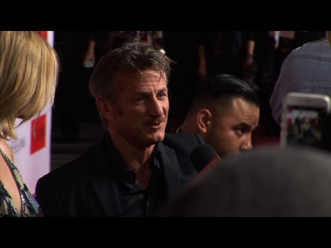 VIDEO : Sean Penn Already Dating After Charlize Split