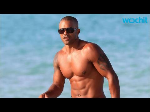 VIDEO : Shemar Moore, Shows Off His Sexy Shirtless Bod