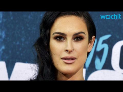 VIDEO : Rumer Willis Flaunts Killer Bikini Bod During Dancing With the Stars Tour--and the Shirtless