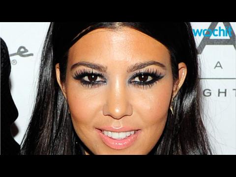 VIDEO : What Split? Kourtney Kardashian Rocks Sexy Look For Dinner With Sisters