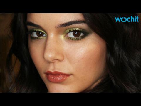 VIDEO : Kendall Jenner Goes Topless