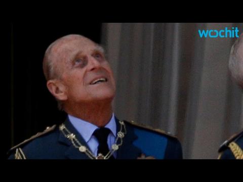 VIDEO : Prince Philip Swears at Photographer ? Royal Pain in the Arse