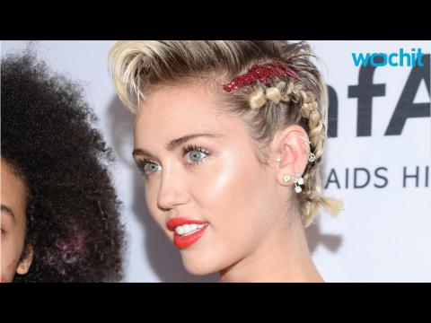 VIDEO : Miley Cyrus Was an Inspiration at the AmfAR Gala