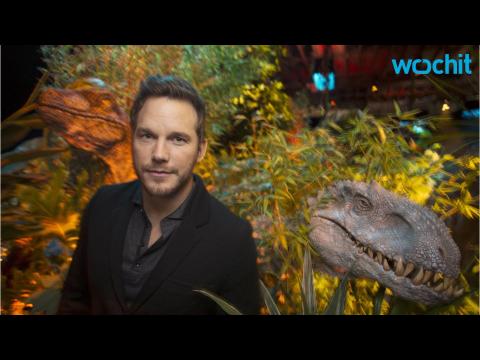 VIDEO : Chris Pratt Gets Schooled by Dinosaur Experts