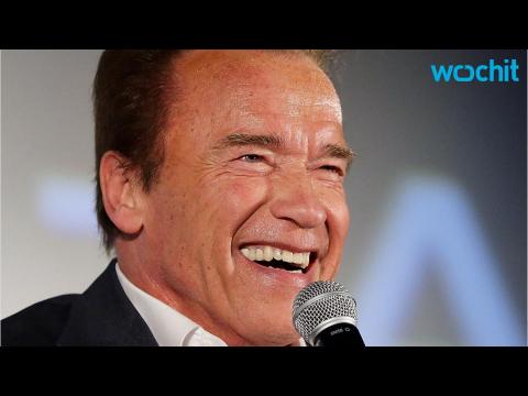 VIDEO : Arnold Schwarzenegger's Tour of London Goes Viral!
