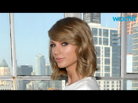 VIDEO : Taylor Swift Spends Afternoon Hiking Backwards