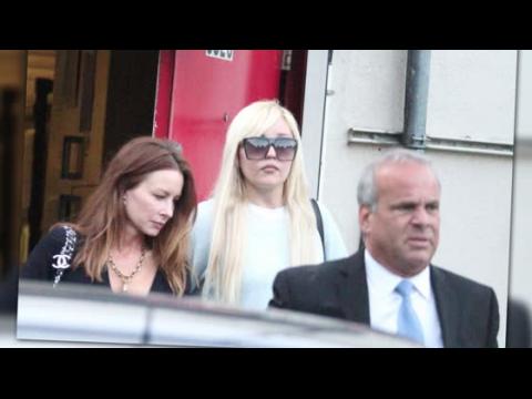 VIDEO : Amanda Bynes Seen For The First Time in Months At Craig's Restaurant