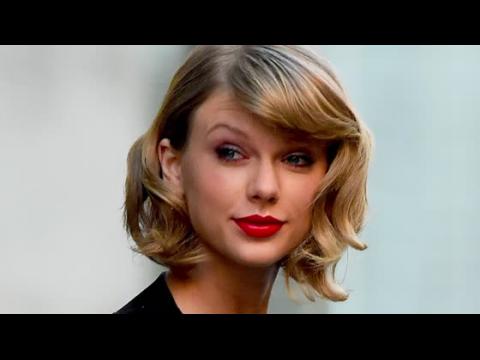 VIDEO : Taylor Swift Branded Hypocrite for Restricting Photographer Pay