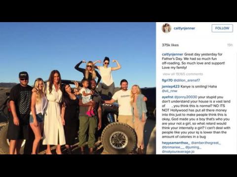 VIDEO : Caitlyn Jenner accompagne par sa famille pour faire du tout terrain le jour de la fte des