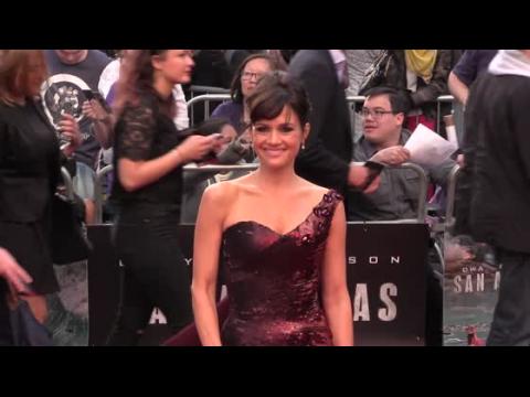 VIDEO : San Andreas Star Carla Gugino is Our #WCW, Woman Crush Wednesday