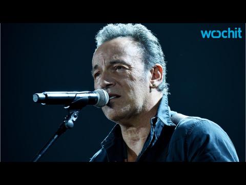 VIDEO : Bruce Springsteen Presents Award to Pete Townshend
