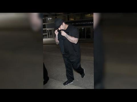VIDEO : Rob Kardashian Reportedly Enters Rehab in Fla.