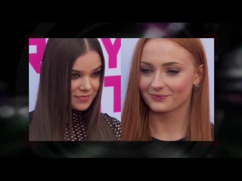 VIDEO : Hailee Steinfeld And Sophie Turner At Barely Lethal Hollywood Premiere