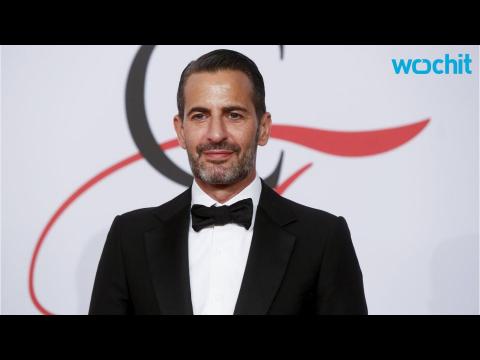 VIDEO : Marc Jacobs Cops to Posting a Pic of His ''Bare Ass'' on Instagram and We Appreciate His Hon