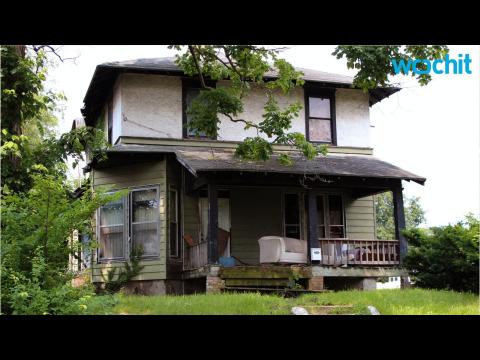VIDEO : Illinois City Condemns Childhood Home of Actor Dick Van Dyke