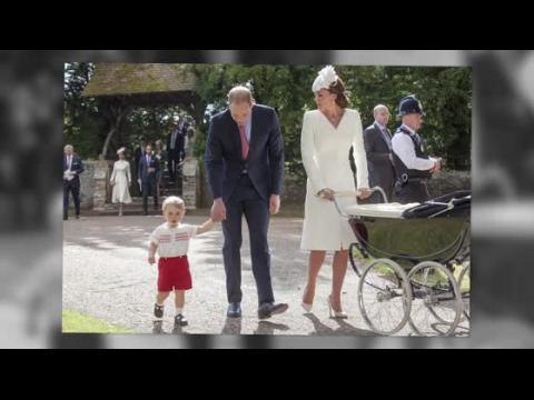 VIDEO : La famille royale est de sortie pour le baptme de la Princesse Charlotte