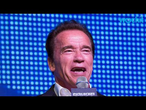 VIDEO : Fan Writes Heartwarming Message to Arnold Schwarzenegger