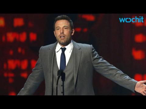 VIDEO : Ben Affleck Steps Out Without His Wedding Ring