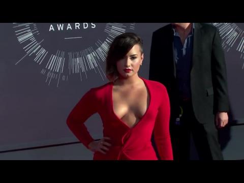 VIDEO : Demi Lovato Doesn't Have 'Anything in Common' With Miley Cyrus Anymore