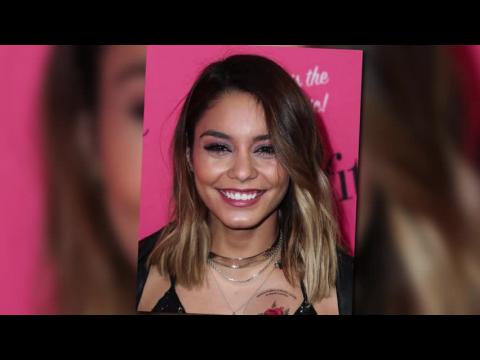 VIDEO : Vanessa Hudgens Changes Her Look For The Holidays