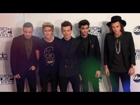 VIDEO : One Direction Clean Up At The AMA's