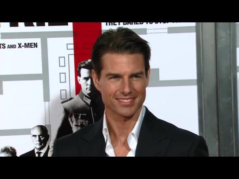 VIDEO : Tom Cruise coquetendole a asistente de 22 aos en MI5