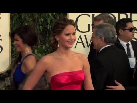 VIDEO : Jennifer Lawrence Will Never Get on Twitter Because the Internet Has Scorned Her