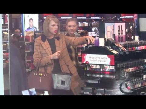 VIDEO : Taylor Swift Hits The Shops With Supermodel BFF Karlie Kloss
