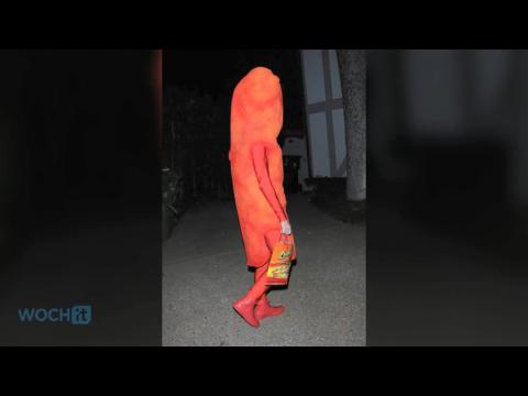 VIDEO : Katy perry is a flamin' hot cheeto for halloween