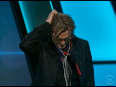 VIDEO : Johnny Depp mch pour de vrai aux Hollywood Film Awards?