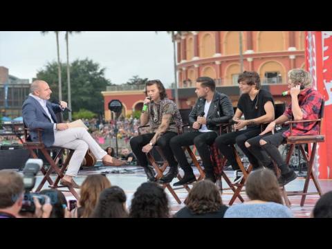 VIDEO : One direction perform songs from new album four--where was zayn malik