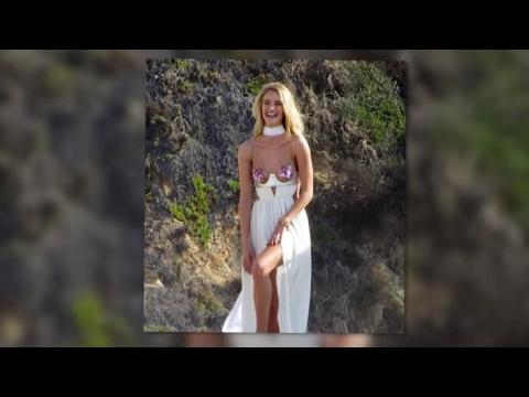 VIDEO : Rosie Huntington-Whiteley Models Same Dress as Rihanna
