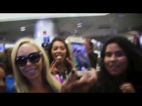 VIDEO : Former Porn Star Mary Carey Get Mistaken for Pop Diva Mariah Carey at Los Angeles Airport
