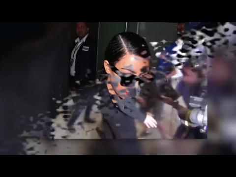 VIDEO : Kim Kardashian regresa a LA luego de un viaje a travs del mundo