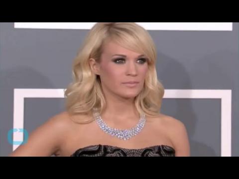 VIDEO : Pregnant Carrie Underwood Sings to Baby Bump, Says Body Is 