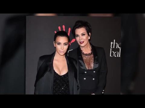 VIDEO : Kim Kardashian et Kris Jenner se ressemblent comme deux gouttes d'eau