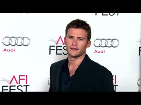 VIDEO : Scott Eastwood Finds His Sex Symbol Status 'Silly'