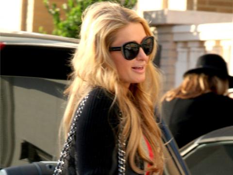 VIDEO : Exclu Vido : Paris Hilton en retard pour Nol : elle a fait des achats de dernire minute a