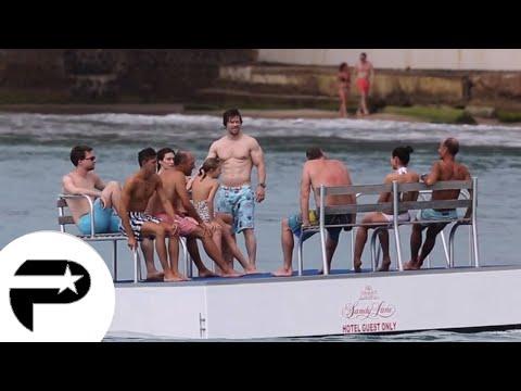 VIDEO : Mark Wahlberg en vacances, tous muscles dehors !
