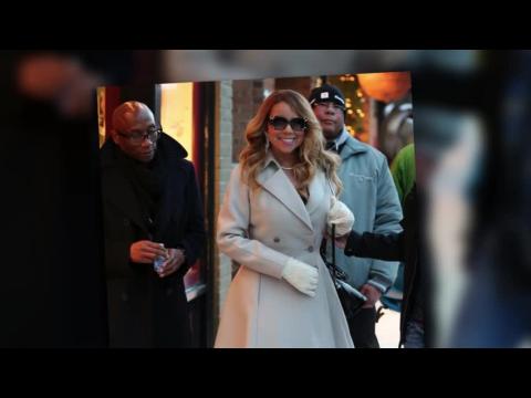 VIDEO : Mariah Carey porte des hauts talons dans la neige